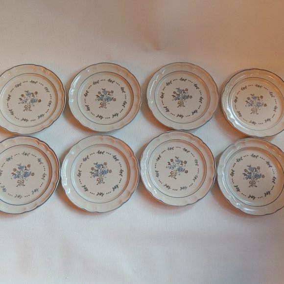 Elegant Floral Dinnerware Set - Picture 7 of 9